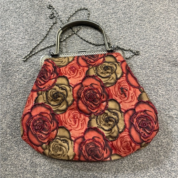 Unique Vintage Chic Floral Embroidered Handbag with Metal Frame - Picture 3 of 8